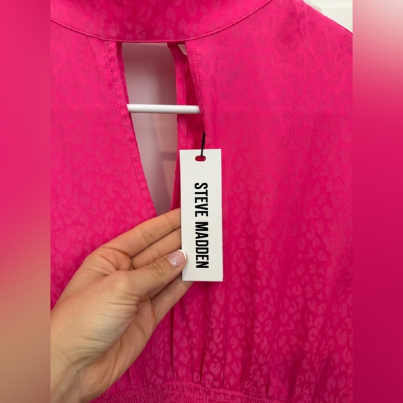 Steve Madden Hot Pink Long-Sleeve Smocked Crop Top - Picture 4 of 6